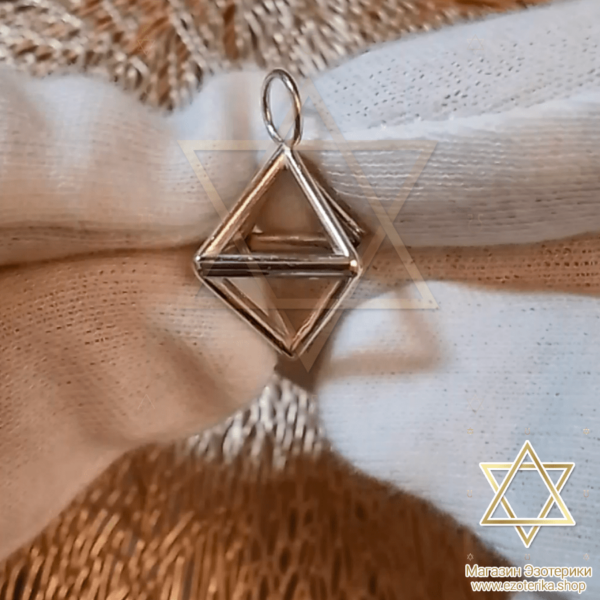 Кулон Октаэдр – элемент сакральной геометрии (Платоновы тела) из серебра с тонкоматериальным каналом
