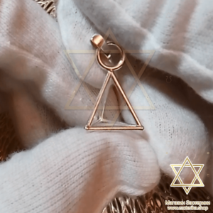 Кулон Тетраэдр (3-гранная пирамида) – элемент сакральной геометрии (Платоновы тела) из серебра с тонкоматериальным каналом